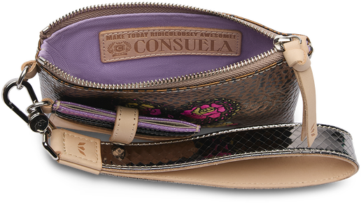 Consuela Combi, Mason